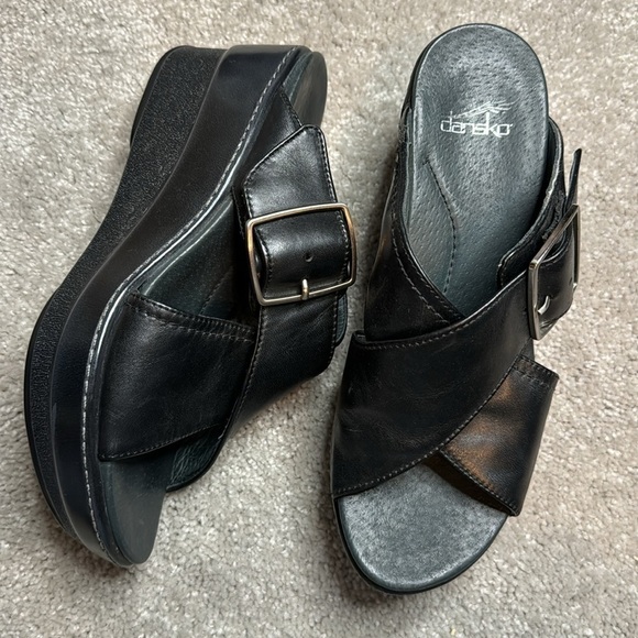Dansko Buckle Cross Strap Black Leather Wedge Platform Sandal EU 36 US 6.5 - 7 - Picture 4 of 10